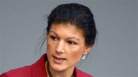Der ehemaligen linksfraktionschefin sahra wagenknecht zufolge hat sich die linke politik in deutschland im laufe der jahre stark gewandelt. Sahra Wagenknecht warnt Linke vor Rückkehr zur "alten PDS ...
