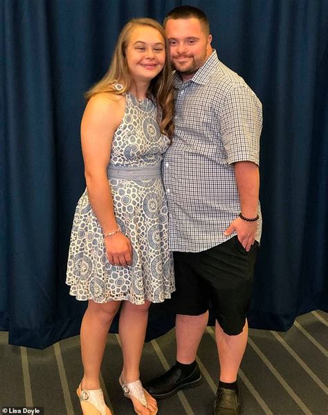 Mothers Organize A Surprise Meeting For Long Distance Couple With Down Syndrome Daily Mail Online