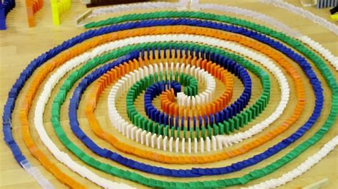 Watch 22000 Dominoes Set Themselves Up In Reverse