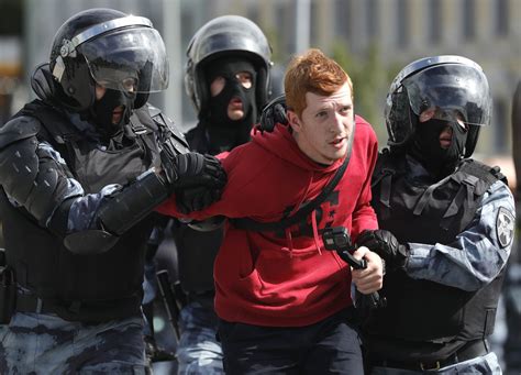 Moscow Police Detain More Than 800 At Protest Monitor Says The Washington Post