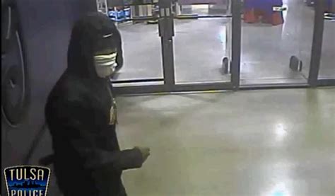 Tulsa Police Release Surveillance Video Of Gordmans Armed Robbery