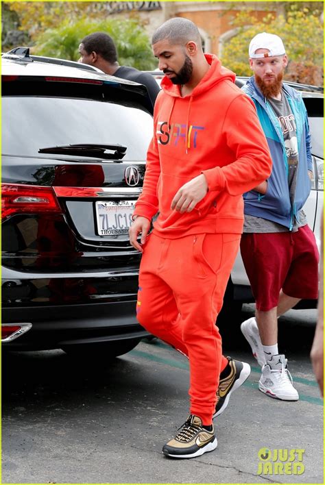 Drake Wears Matching Orange Sweats To Lunch With Friends Photo 3795298