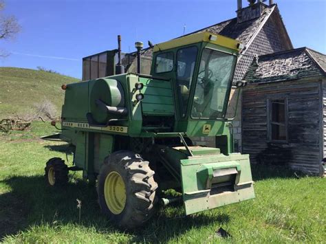 John Deere 3300 Combine With Header And Trailer Gavel Roads Online