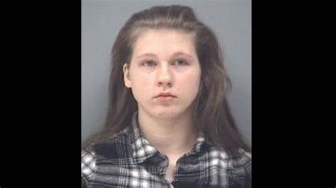 17 Year Old Mistie Moyer Is Charged With Killing 3mo Son Fred Leroy