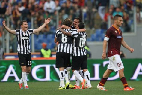 Watch online, preview, prediction & odds. Juventus vs Roma, Kokohkah Puncak Klasemen - Prediksi Bola IHateLuvStorys.com