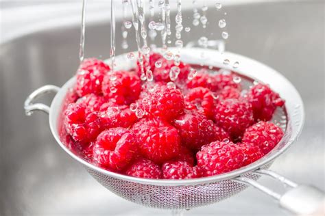 How To Clean Fruits And Vegetables From Pesticides