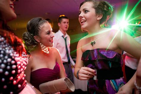 You Wont Believe Why They Were Kicked Out Of Prom Designbump