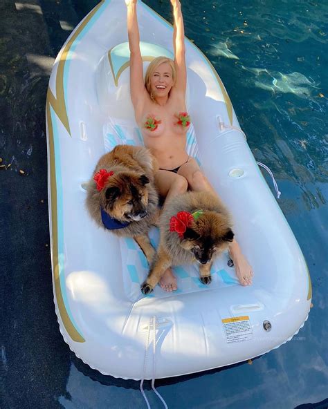 Chelsea Handler Poses Topless 8 Photos Thefappening