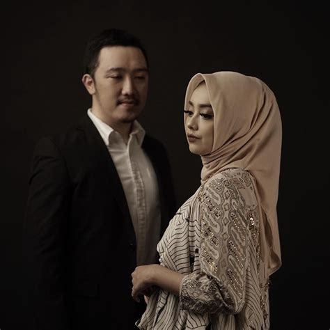 Tujuan utama foto prewedding dilakukan adalah untuk digunakan sebagai bahan. Ide Populer Untuk Prewed Romantis Hijab | Gallery Pre Wedding