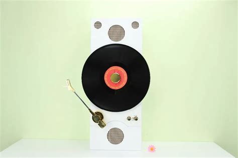 2018 New Unique Wall Mounted Turntable Record Player With Built In