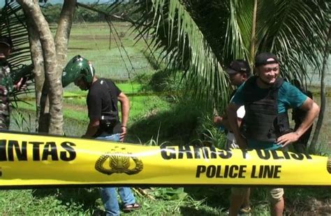Diduga Korban Pembunuhan Mayat Ini Ditemukan Di Areal Irigasi
