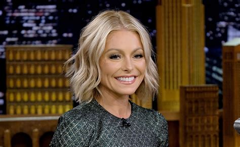 Kelly Ripa Tests Positive For Covid 19 Shares Update On How Shes