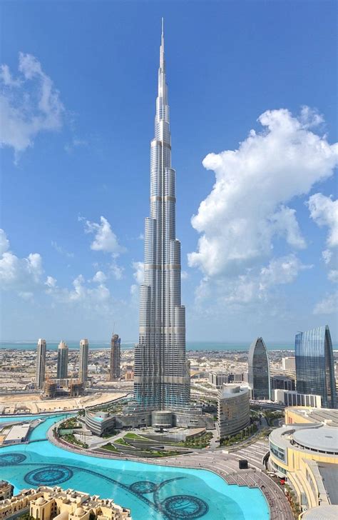 Naik sampai ke lantai 124 dan 125 hanya dalam waktu 35 detik dengan lift tercepat di dunia. Gedung Tertinggi Di Dunia Dubai Burj Khalifa Fotografi ...