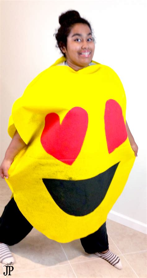 Two No Sew Diy Emoji Costumes For Under 25 Jphalloween