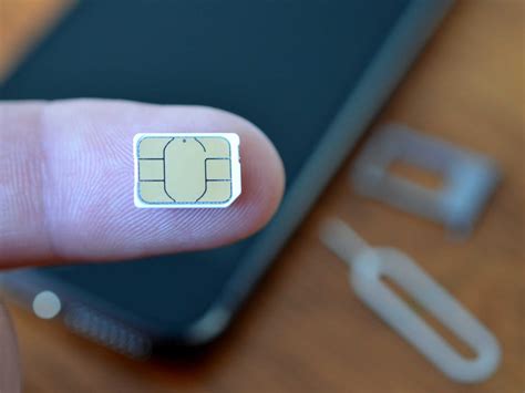 The Nsa And Britains Intelligence Network Hacked The Largest Sim Card