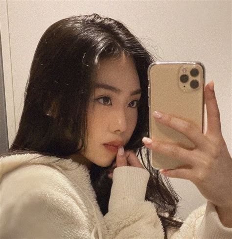 Mirror Selfies Ulzzang ⋄ Icons ๑ In 2021 Korean Girl Aesthetic