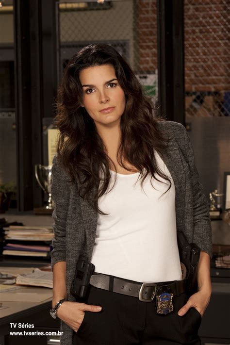 Angie Harmon As Jane Rizzoli In Rizzoli And Isles Native American Actors Native American Beauty