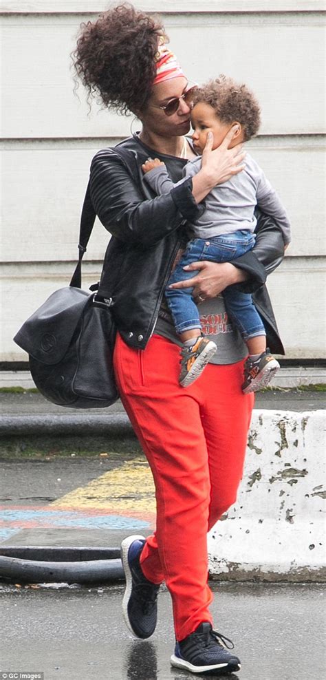 Keys and her husband swizz beatz have two sons together ― egypt, 9, and genesis, 5. Alicia Keys thinks her family could be the 'new Jackson 5 ...