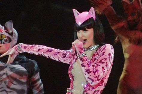 Katy Perry Roars Into Action For First London Concert Of Prismatic Show