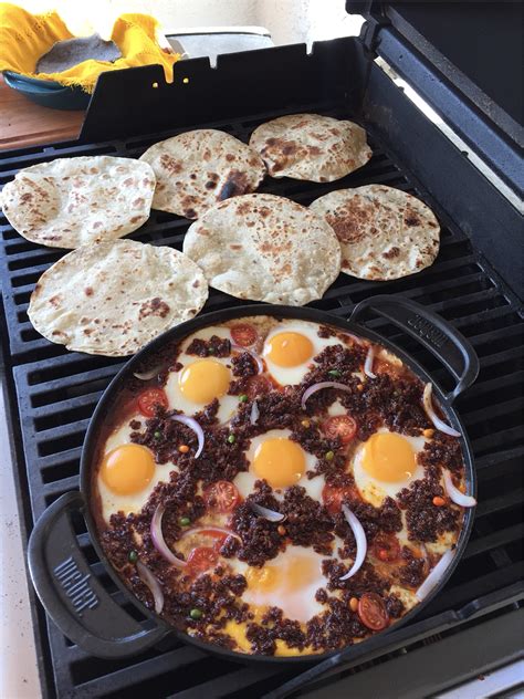 Prochef Chorizo And Eggs On The Cast Iron Skillet With Flour
