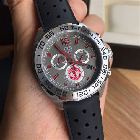 The tag heuer connected modular 45 manchester united special edition adopts the symbolic red color of the english club. Tag Heuer Formula1 Manchester United Stainless Steel Case ...