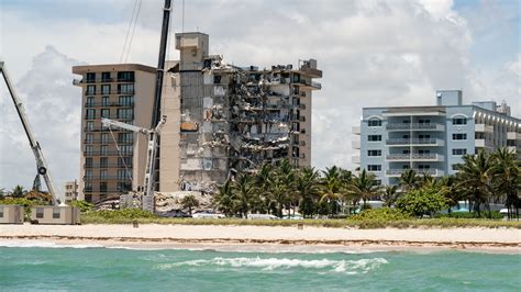The Death Toll Rose To 16 In The Condo Buildings Collapse The Miami