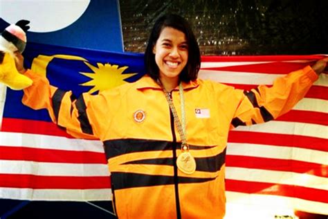 She is currently ranked world number 1 in women's squash, and is the first asian woman to achieve this. Nicol David kekal nombor 1 dunia selepas 106 bulan - Sukan ...