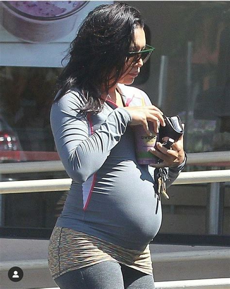 Pin On Celebrity Baby Bumps