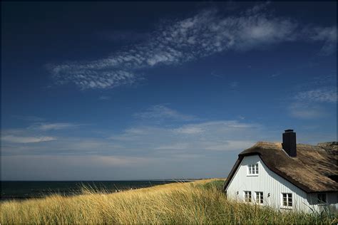 Im land der elche und der roten häuser findet jeder urlauber das seine. Haus am Meer... Foto & Bild | deutschland, europe ...