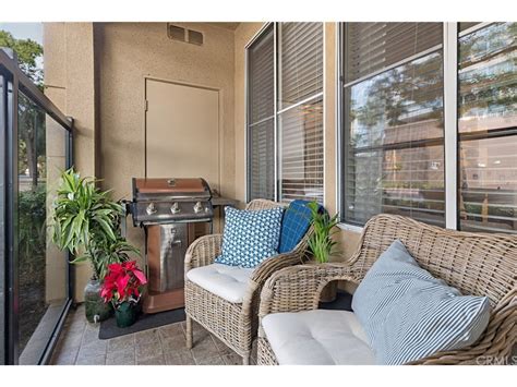 Furnished irvine apartments for rent, sublets, temporary and corporate housing rentals. 1 Watermarke Pl, Unit 2121, Irvine | Rental Listings | Avail