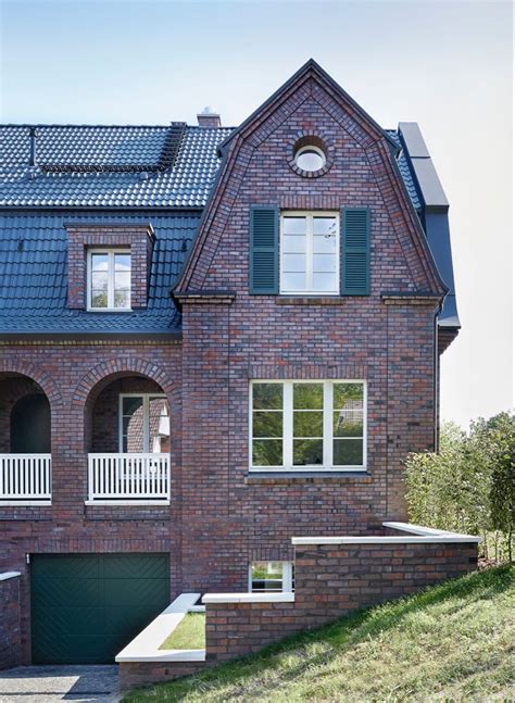 Am abend ist es in nienstedten bedeckt bei temperaturen von 15 bis. The residences of Nienstedten. Brick building in Hamburg ...