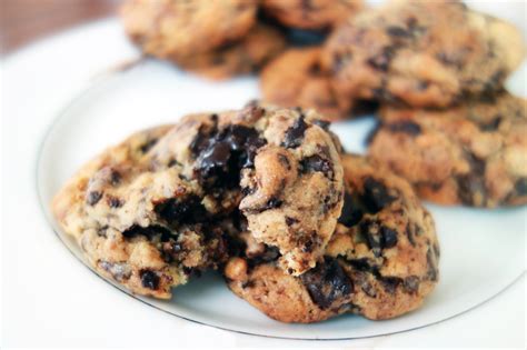 When i make oatmeal chocolate chip cookies i put the dough in the fridge for about half an hour. Quest for the perfect chocolate chip cookie: Perfected | FORGET THOSE CALORIES