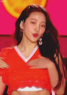 Animated Gif About Girl In Yeri Gifs By Rocio Seulgi Kim Yeri Red Velvet Irene Kpop