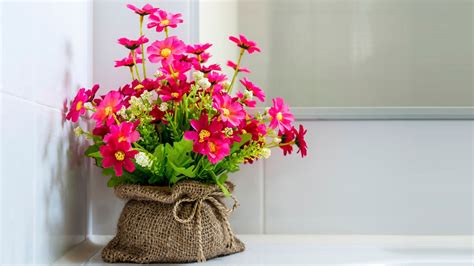 Las flores tienen la propiedad de modificar e influir bastante la decoración de una casa. Decoración con plantas artificiales - Hogarmania