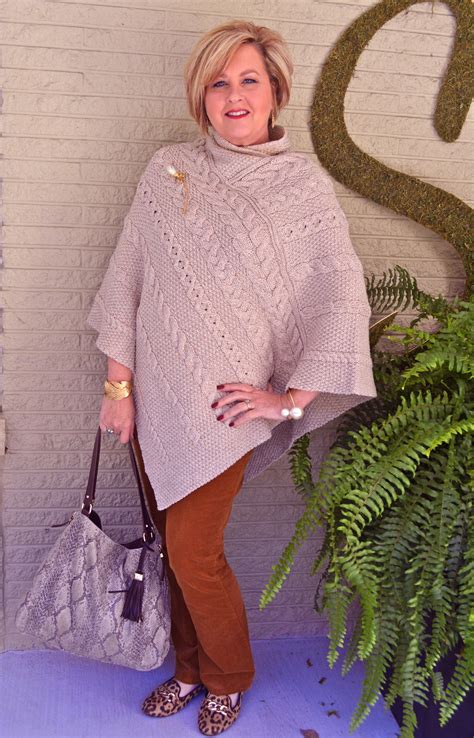 A Poncho Is One Of The Easiest Fall Trends To Wear It Can Go With Jeans Skirts Or Leggings A