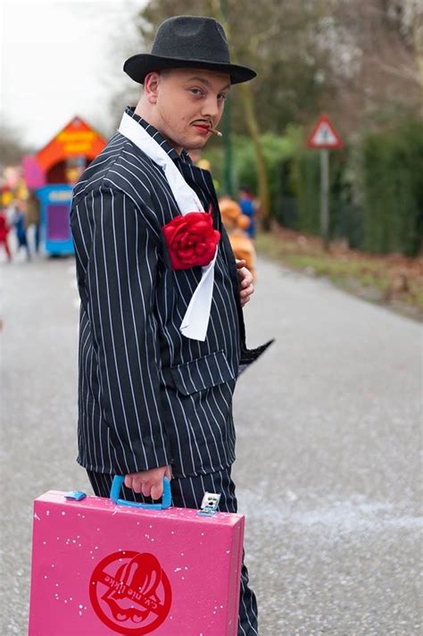 Foto S Carnavalsoptocht Budel Dorplein