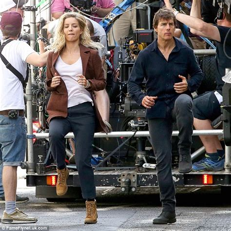 Tom Cruise Spotted On The Mummy Set With Annabelle Wa