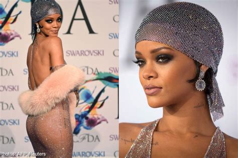rihanna honoured as fashion icon of the year entertainment news asiaone