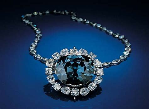 The Hope Diamond 4552 Carats At The Smithsonian Natural History Museum