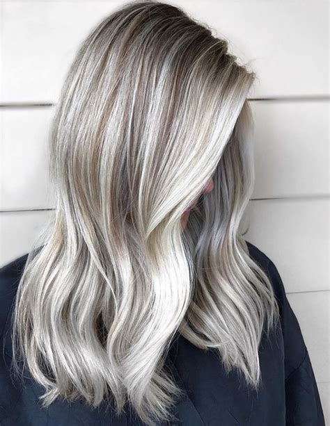 I always get questions on how i maintain my hair while traveling, so i'm excited to share tips on how you can highlight blonde hair on the go! 50 Pretty Ideas of Silver Highlights to Try ASAP - Hair ...