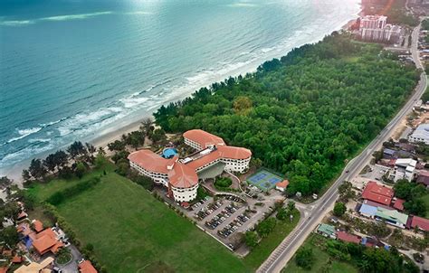 • bar, pizza, frutos do mar. The best hotels for a staycation at Kuantan & Cherating