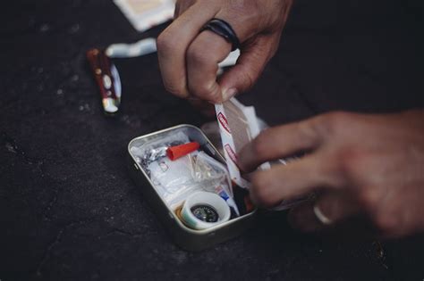 Heres How You Build An Altoids Tin Survival Kit To Edc Contents List