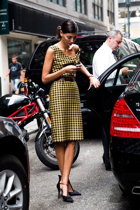How To Dress Like An Italian Woman Style Fashion Street Style