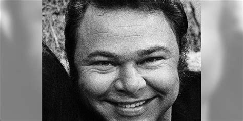 Country Music Legend Hee Haw Host Roy Clark Dies At 85