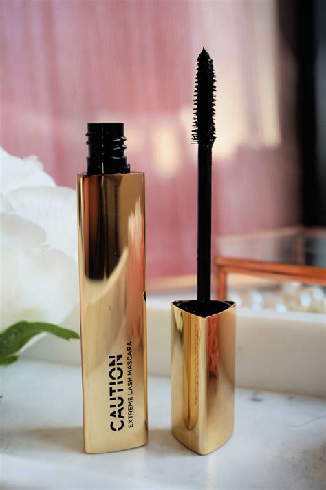 hourglass caution extreme lash mascara review beautyblog