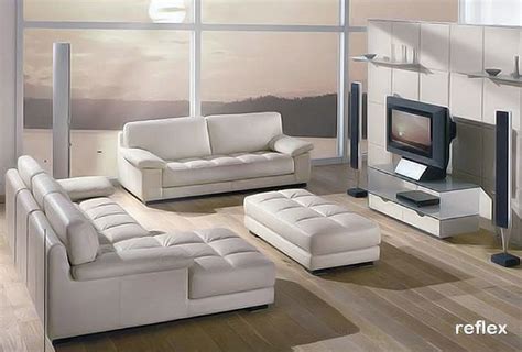 Produzione e vendita divano in pelle su misura per il tuo salotto. Divani in pelle contemporanei Reflex