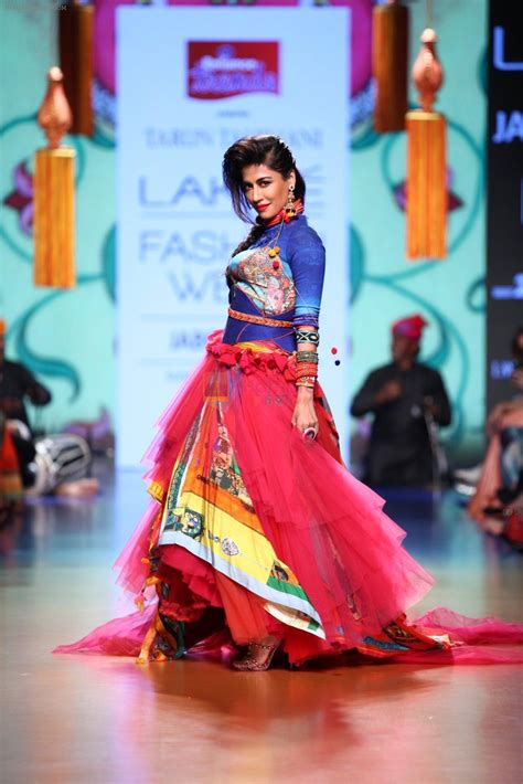Chitrangada Singh Walk The Ramp For Tarun Tahiliani Show At Lakme Fashion Week 2015 Day 5 On