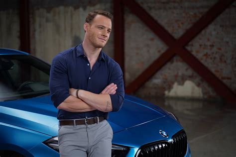 Bursin spent his childhood on the move and was raised internationally living in 7 different countries. Ünlü Oyuncu Kerem Bürsin Yeni BMW 2 Serisi Gran Coupé'nin ...