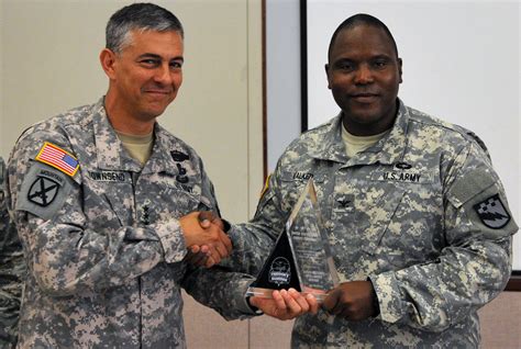 Xxviii Airborne Corps Commanding General Visits The 525th Mi Bde