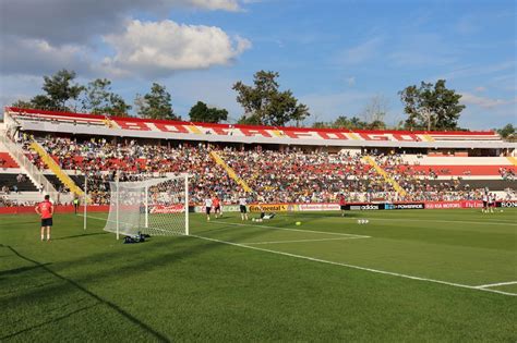 Estádio Santa Cruz é Marca De Ribeirão Preto Alambrado